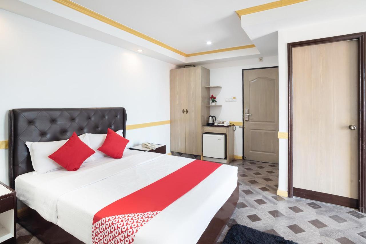 Oyo 138 White Palace Hotel Manila Exterior photo