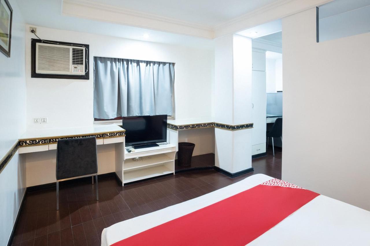 Oyo 138 White Palace Hotel Manila Exterior photo